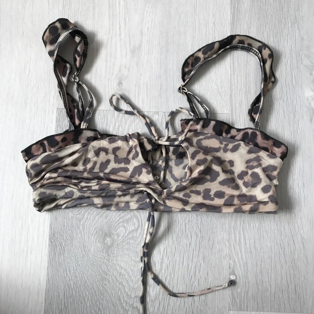 FRANKIES BROWN BIKINI TOP BROWN RUFFLE KEYHOLE FRONT WOMENS SMALL